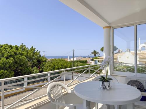 #398 Elegant Sea View Apartment W Balcony 1BR