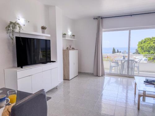 #398 Elegant Sea View Apartment W Balcony 1BR