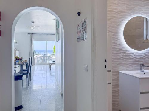 #398 Elegant Sea View Apartment W Balcony 1BR