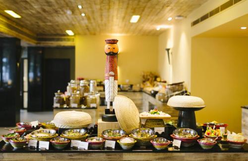 Mâncare la sau în apropiere de acest complex