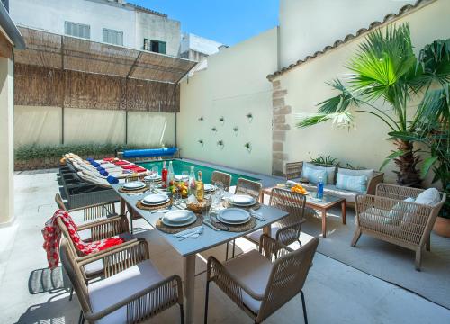 Owl Booking Villa Alvarez - 5 Min Walk to Old Town Center