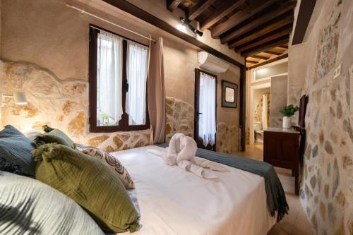 Patio in the Heart of Toledo , Pets , Family