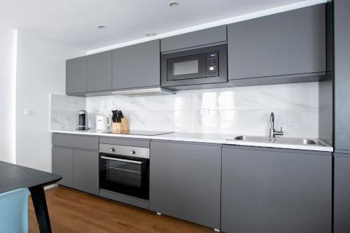 Air CONDITIONER 1 Bedroom Apartment in walking disrance to Eiffel Tower