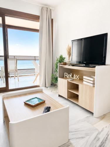 Despierta frente al mar Primera línea Playa Levante-Parking incluido-Edificio Cachirulo
