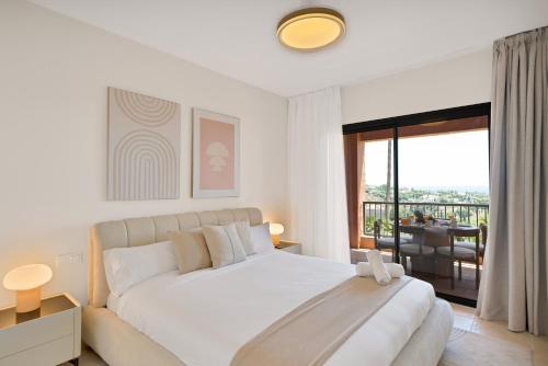Flamingos Luxury Apartment - Sea Views, Golf & Free Parking