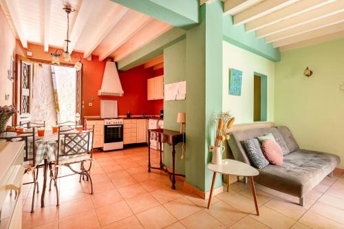 Old Town House with Garden, Fully Equipped & Peaceful