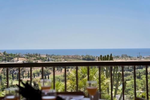 Flamingos Luxury Apartment - Sea Views, Golf & Free Parking
