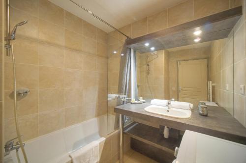 FRGK Suquet Cannes Old Port Spacious 2BR N7