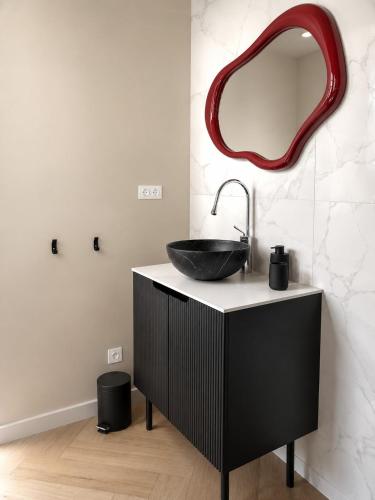 LE BOUDOIR - Erotic room- Jacuzzi - Tantra -Rétroprojecteur - Hypercentre