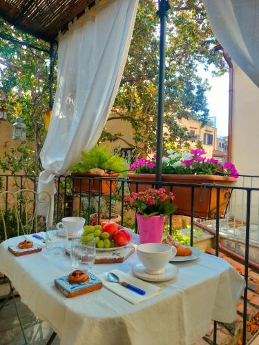 Casa Frida - A lovely view on ancient court