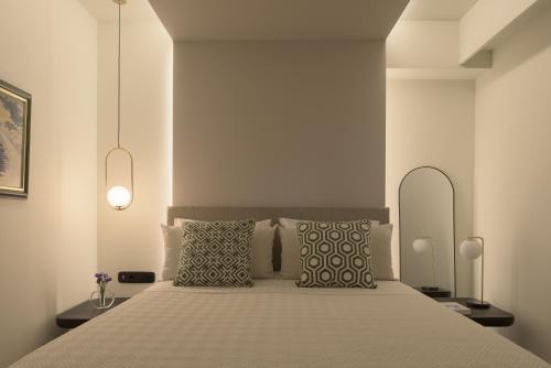 Leste Urban Living, a Stylish Suite for 2, centraly located, with private parking!