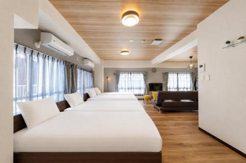 NEW OPEN! Shinsaibashi 4 min Dotonbori 5 min Rooftop Balcony 4 Beds 42m2