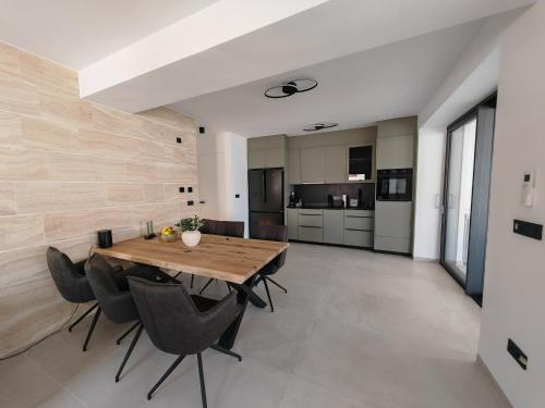 Adriatic Escape Luxury Seafront Apartment Zadar