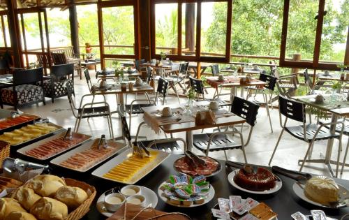 インの敷地内または近くでの食事または食べ物
