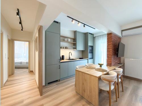 Luxury Downtown Apartment F2
