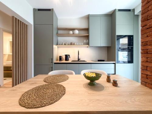 Luxury Downtown Apartment F2