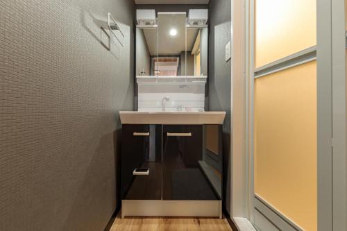 NEW OPEN! Shinsaibashi 4 min Dotonbori 5 min Rooftop Balcony 4 Beds 42m2
