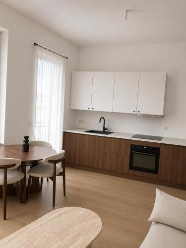 Appartement rénové avec balcon au cœur d Avignon