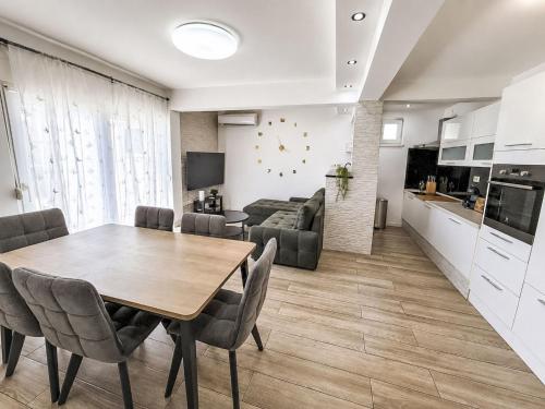 Apartment Fabo in Dalmatien by Interhome