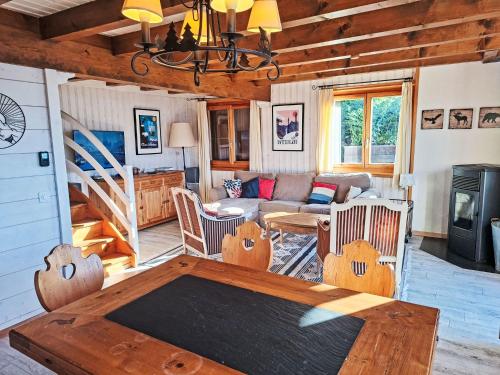 Chalet Cheechako by Interhome