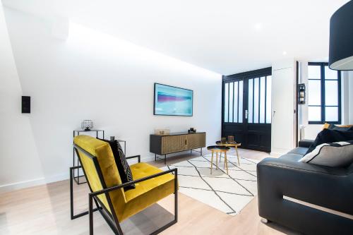 Relax in a Townhouse in Paris l 16th District