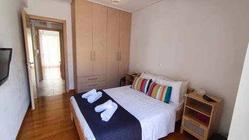 Modern 2 bedroom cozy, quiet and bright apartment in Marousi