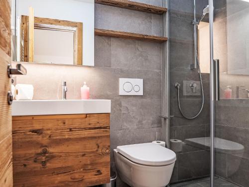 Apartment Chesa Palüdin 10 - Pontresina by Interhome