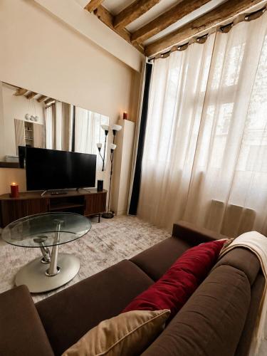 Charming studio with beams Rue du Cherche Midi