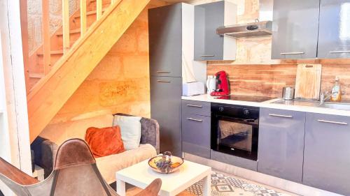 Charming Apartment with a Mezzanine Bedroom in a Peaceful Bordeaux Neighborhood