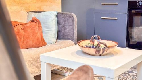 Charming Apartment with a Mezzanine Bedroom in a Peaceful Bordeaux Neighborhood