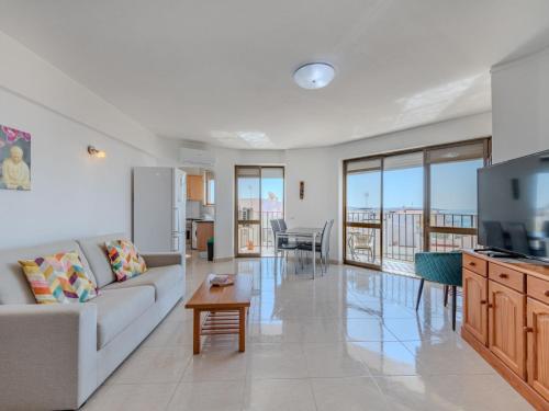 Apartment Excellent seafront & seaview by Interhome