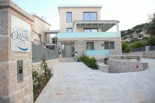 Sanro Apartments