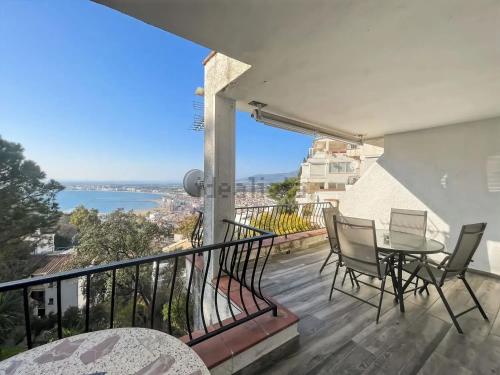 Charmant appartement avec vue sur mer et montagne