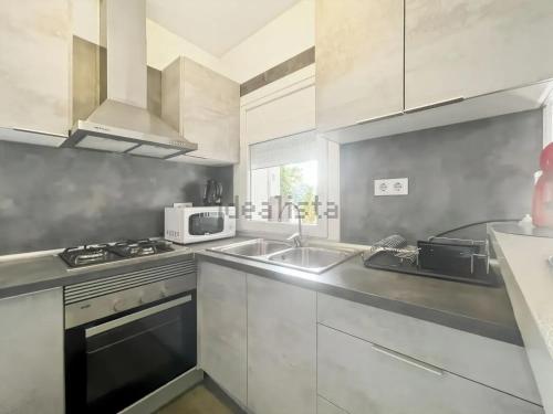 Charmant appartement avec vue sur mer et montagne