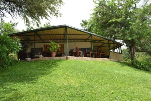 Κήπος έξω από το Tambuti lodge