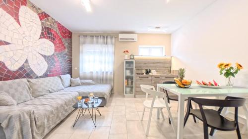 Stylish Apartments Castle Bay - near Beach and Airport