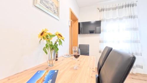 Stylish Apartments Castle Bay - near Beach and Airport