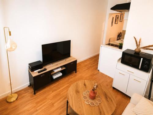 Saint Sever T2 Rénové Stationnement Gratuit Clinique Mathilde CHU Rouen - Linge & Ménage Inclus