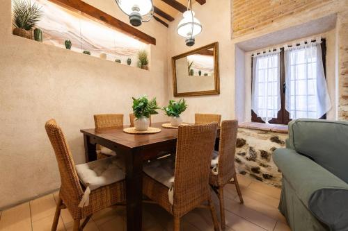 Patio in the Heart of Toledo , Pets , Family
