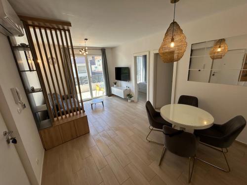 Huge Garden Cozy Apartment with jacuzzi