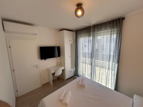 Huge Garden Cozy Apartment with jacuzzi