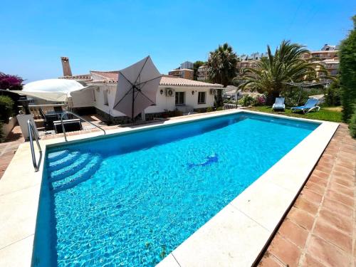 Family Villa Pool Sea Views & Walk to Beach
