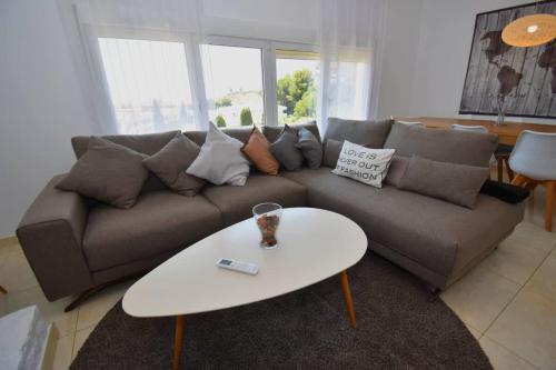 Family Villa Pool Sea Views & Walk to Beach