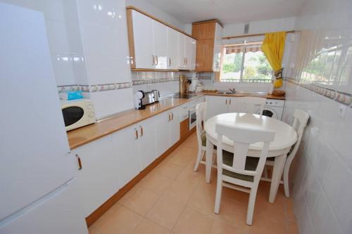 Spacious 2BR Apartment Terrace Pool & Train