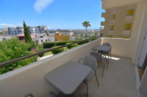 La Colina Apartment Pool Beach & Train