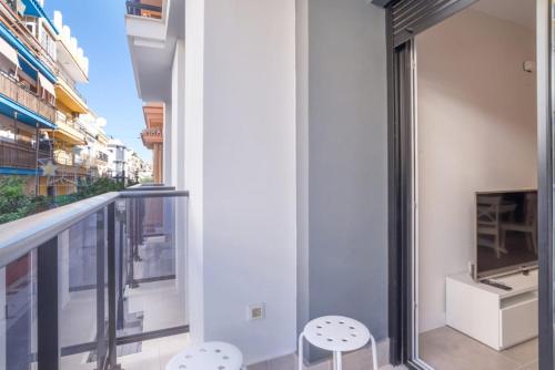 Modern 2BR Apartment Walk to Beach & Old Town