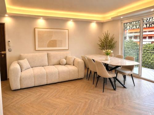 New apartment in the center of the Croisette, Rue d'Antibes