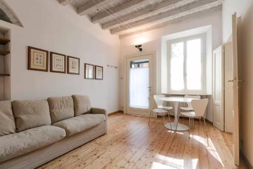 Antica corte Navigli-Darsena