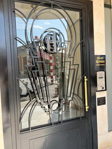 T2 au coeur de Nice à côté de la gare routière