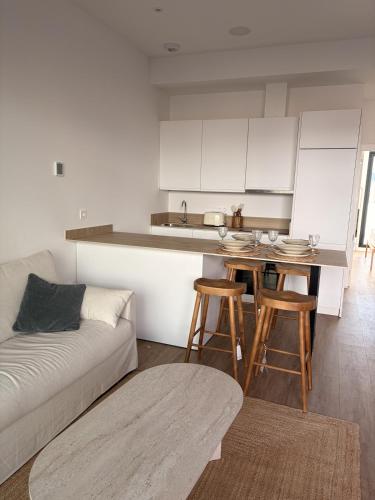 Apartamentos con piscina, terraza y parking